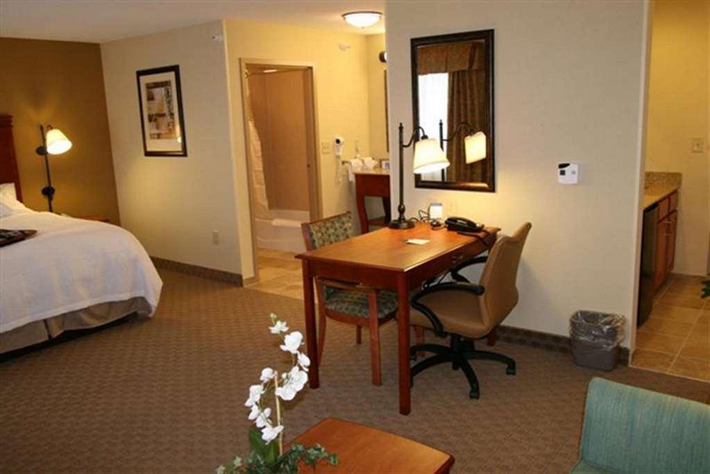 Hampton Inn & Suites Cedar Rapids Δωμάτιο φωτογραφία