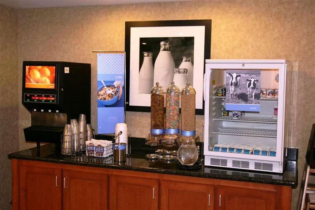 Hampton Inn & Suites Cedar Rapids Εστιατόριο φωτογραφία