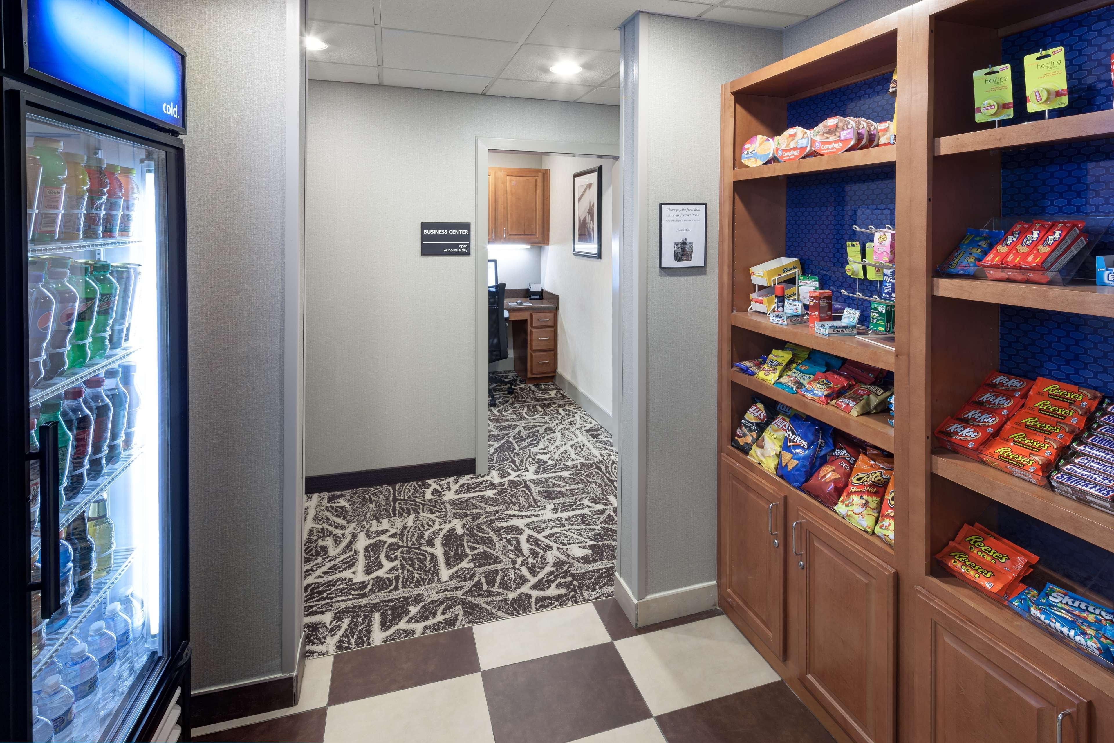 Hampton Inn & Suites Cedar Rapids Εξωτερικό φωτογραφία