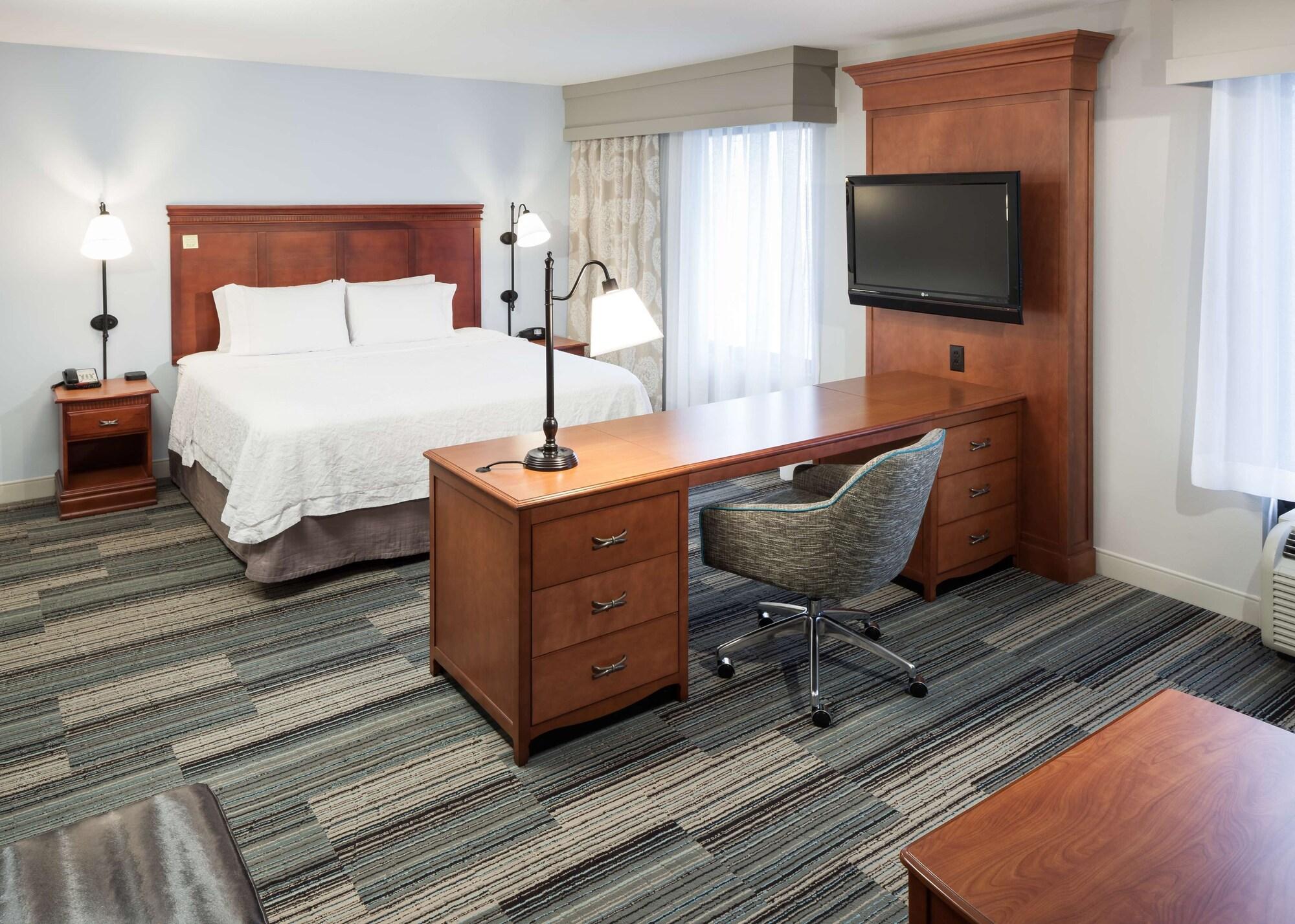 Hampton Inn & Suites Cedar Rapids Εξωτερικό φωτογραφία