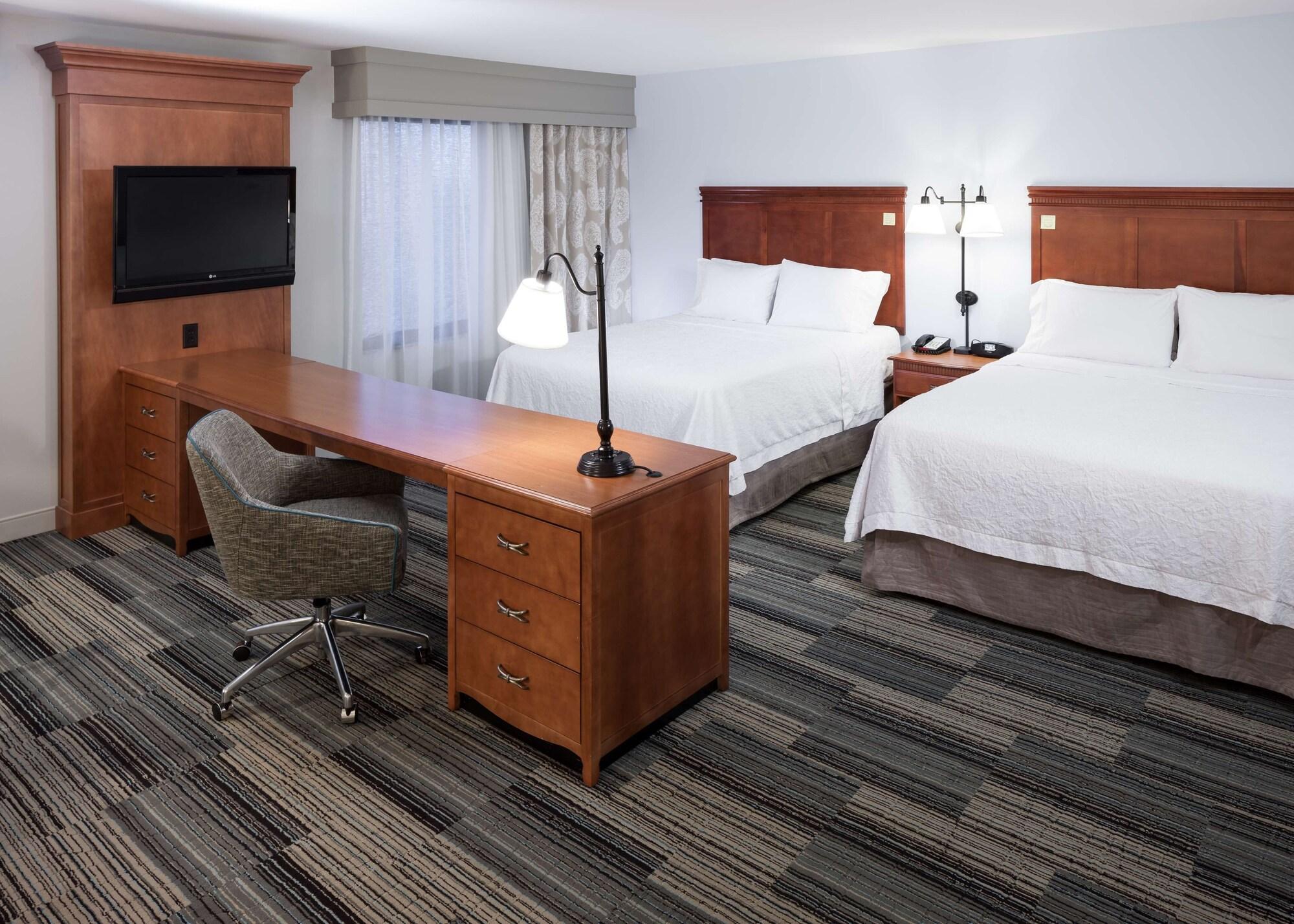 Hampton Inn & Suites Cedar Rapids Εξωτερικό φωτογραφία