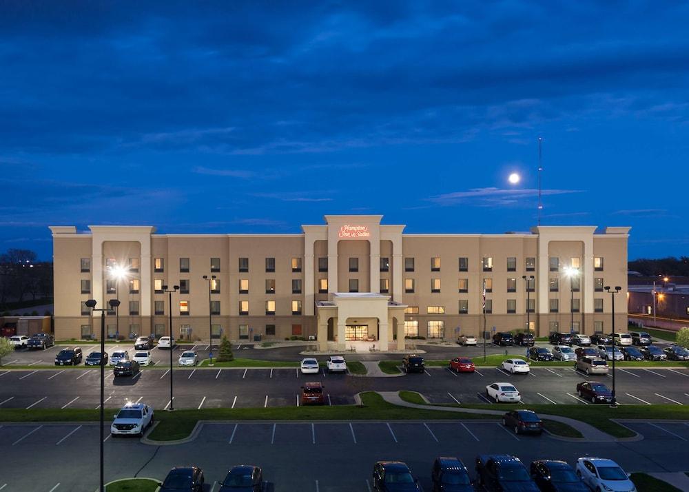 Hampton Inn & Suites Cedar Rapids Εξωτερικό φωτογραφία