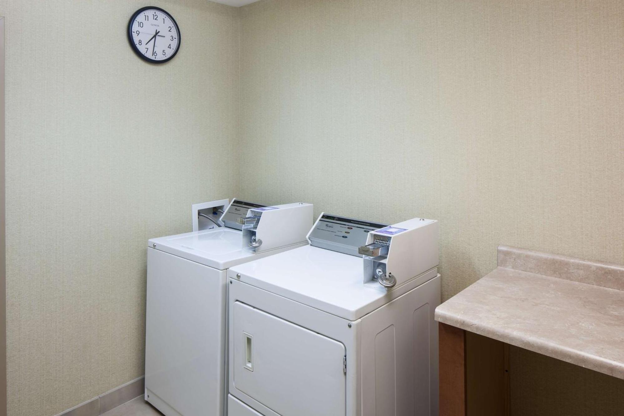 Hampton Inn & Suites Cedar Rapids Εξωτερικό φωτογραφία