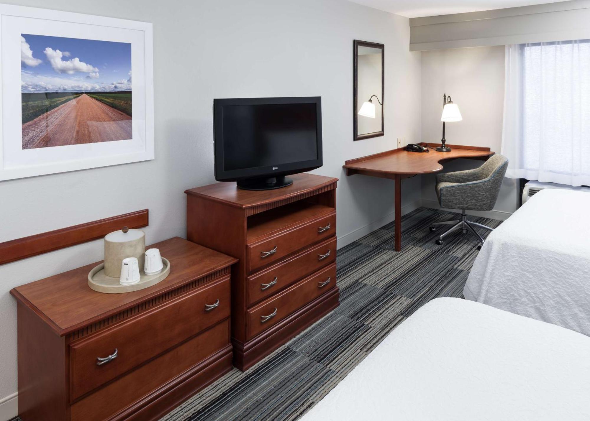 Hampton Inn & Suites Cedar Rapids Εξωτερικό φωτογραφία