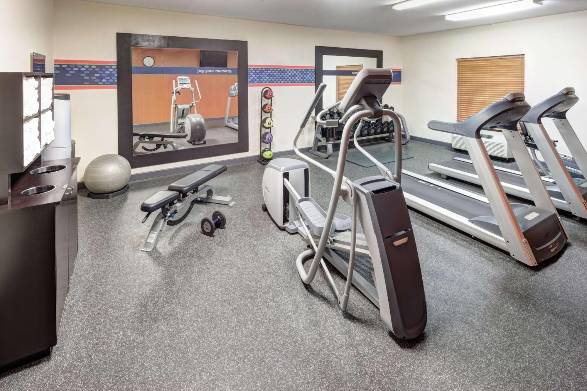 Hampton Inn & Suites Cedar Rapids Εξωτερικό φωτογραφία