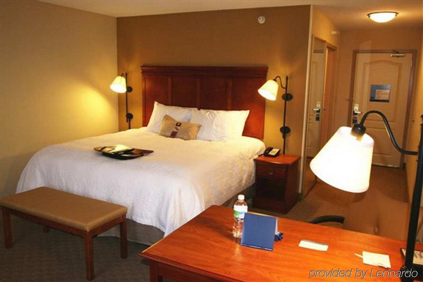 Hampton Inn & Suites Cedar Rapids Δωμάτιο φωτογραφία