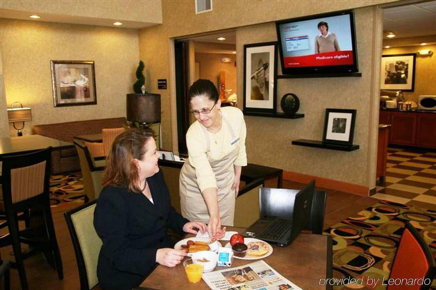 Hampton Inn & Suites Cedar Rapids Εστιατόριο φωτογραφία