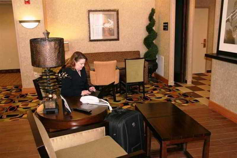 Hampton Inn & Suites Cedar Rapids Δωμάτιο φωτογραφία